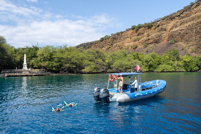 Kealakekua Bay Snorkel - Searching for Spinner Dolphins