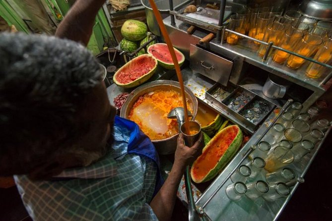 Kebab and Curry Food Walk With Guide and Transport in and Around Mohd Ali Road! - Meeting and Pickup Details