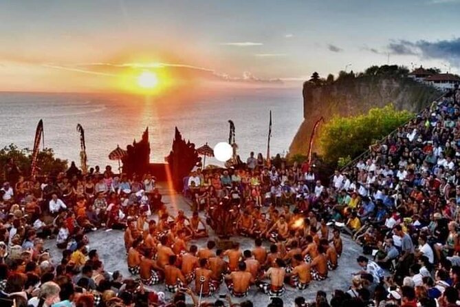 Kecak Fire Dance in Uluwatu - Witnessing the Uluwatu Sunset