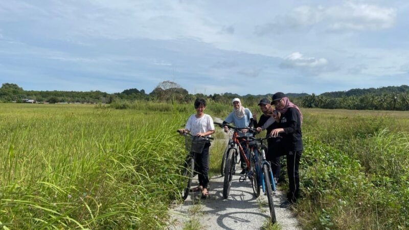 Kedah: Bike Tour of Langkawi With Waterfall Swim & Dessert - Meeting Point and Directions