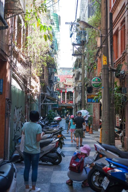 Keelung: Cultural Adventure Guided Walking Tour - Key Points