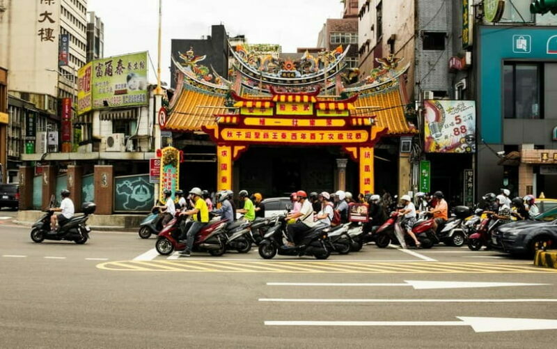 Keelung: Guided Walking Tour with Snacks and Drink - Why This Tour Is Worth Considering