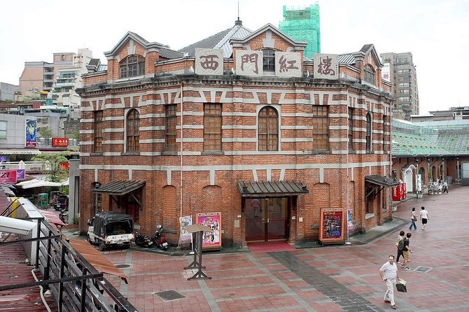 Keelung Shore: Taipei Private Tour (English Licensed Guide) - Confirmation and Accessibility
