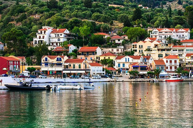 Kefalonia Highlights- Bus & Cruise, Assos & Lunch in Fiscardo - Discovering Fiscardo Village