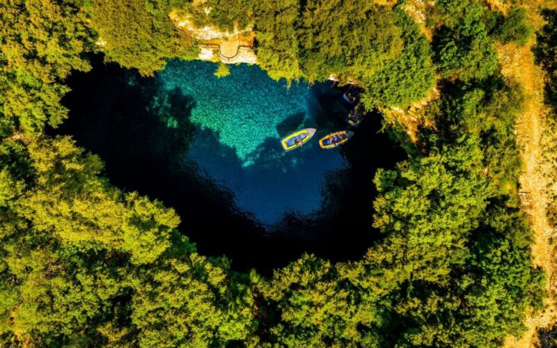 Kefalonia: Shore Excursion to Melissani and Drogarati Caves - Key Points
