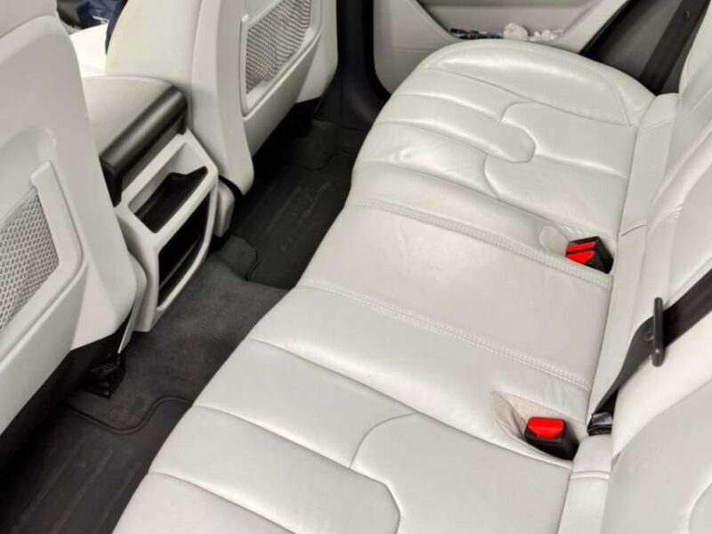 Keflavik : Private Airport Transfer KEF to RVK - Flexibility and Convenience