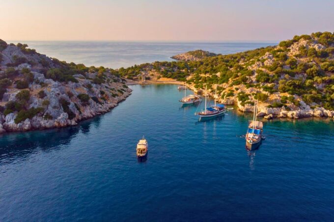 Kekova Boat Tour: Ancient Ruins and Swim in Crystal Waters - Enjoying Outdoor Lunch