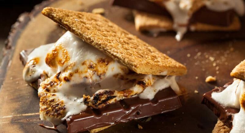 Kelowna Fireside Warm-Up: Wine Tasting, Smores & Mulled Wine - Key Points