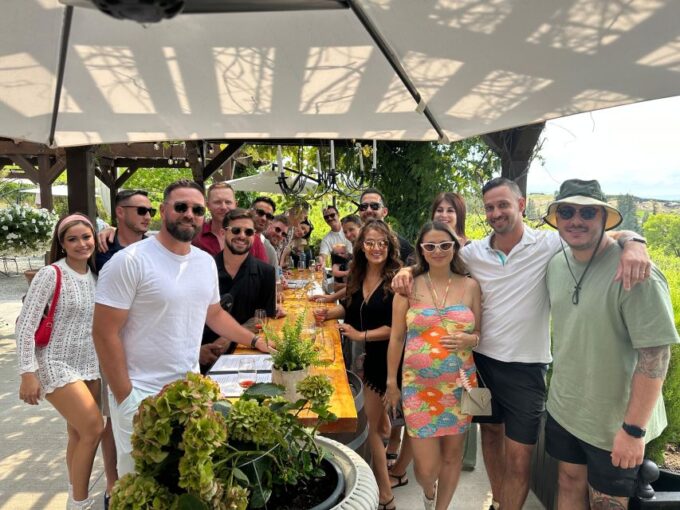 Kelowna: Mystery Full Day Guided Wine Tour - Customer Feedback