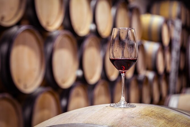 Kelowna Mystery Full Day Guided Wine Tour With 5 Wineries - Tasting Experiences