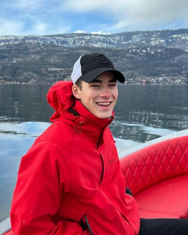 Kelowna: Private Boat Tour with Bluetooth Speaker - Authentic Feedback from Travelers