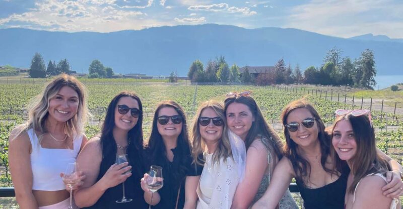 Kelowna: Sunset Sip Wine Tour - Key Points