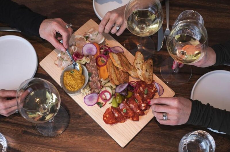 Kelowna: Sunset Sip Wine Tour - Guest Restrictions and Recommendations