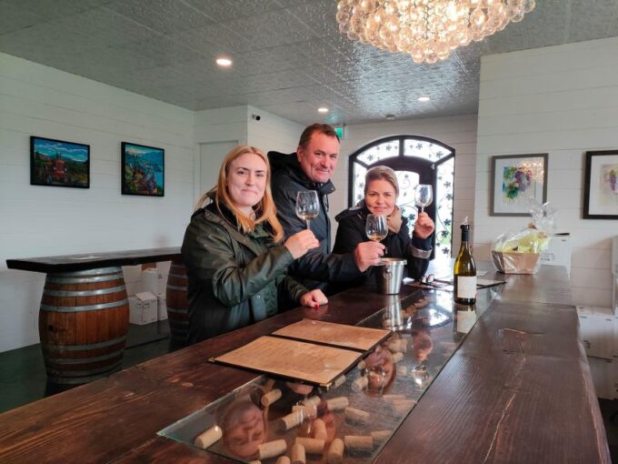 Kelowna: Wine Tasting by E-bike, Smartphone Guide & Lunch - Customer Feedback and Ratings