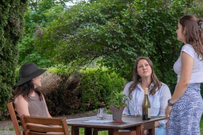 Kelowna: Wine Tasting by E-bike, Smartphone Guide & Lunch - Frequently Asked Questions