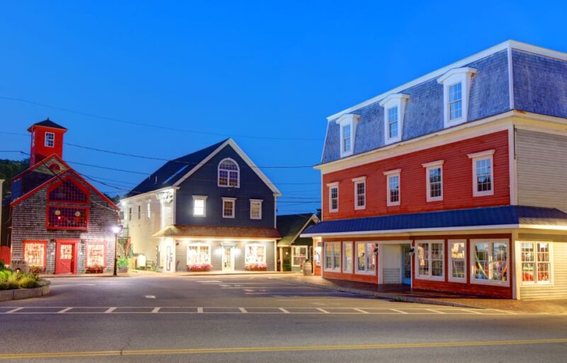 Kennebunkport: A Garden Stroll - Historic District Stroll