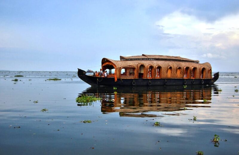 Kerala by Car & Driver: 9 Day Tour With Houseboat Stay - Key Points