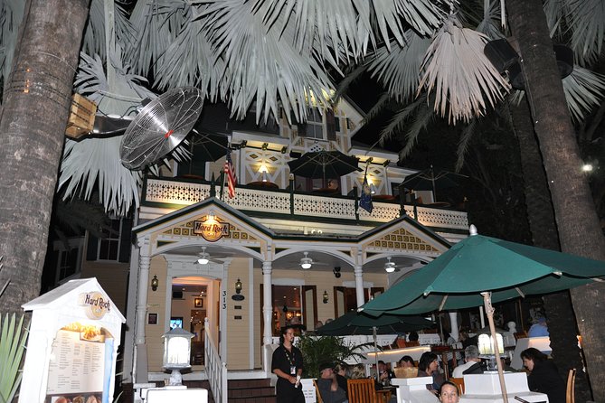 Key West Haunted Pub Crawl and Ghost Tour With Free T-Shirt - Spooky Tales and Key West History