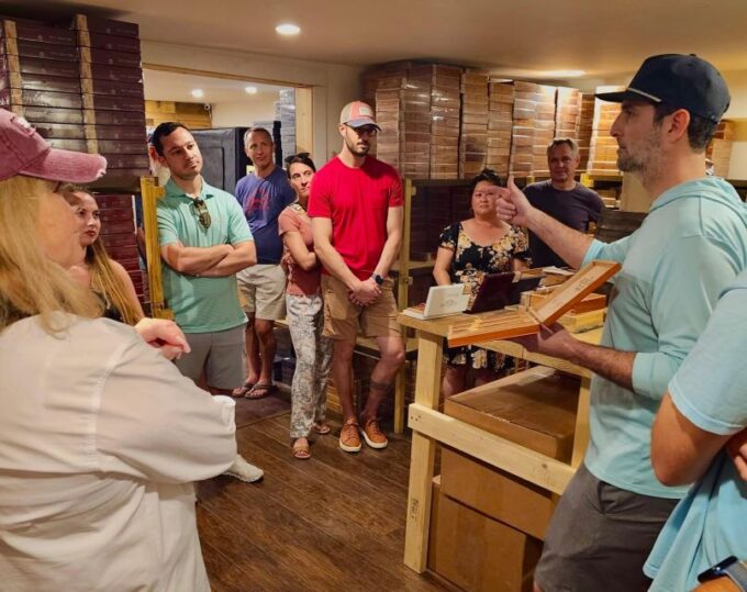 Key West: Hemingway Tour With 3 Food Tastings & 3 Cocktails - Age Restriction