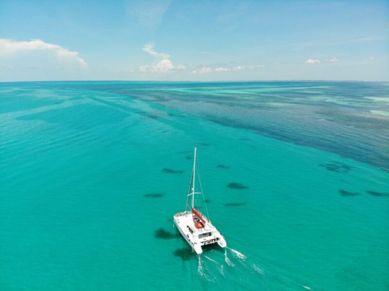 Key West: Sunset Sailing Trip With Open Bar, Food and Music - Onboard Amenities