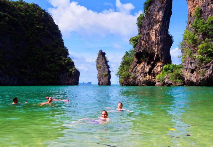 Khao Lak: Private Long-Tail Boat Trip to James Bond Island - Explore Khao Phing Kan