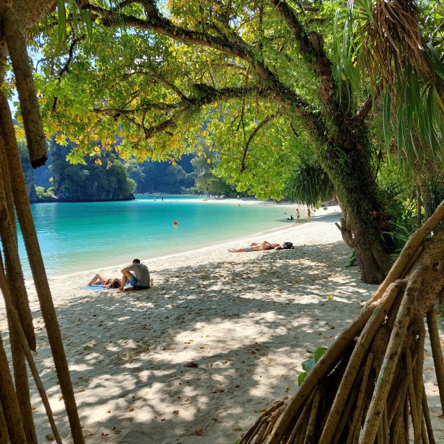Khao Lak: Traditional Boat to Phang Nga Bay and Hong Island - Relaxation at Koh Pak Bia
