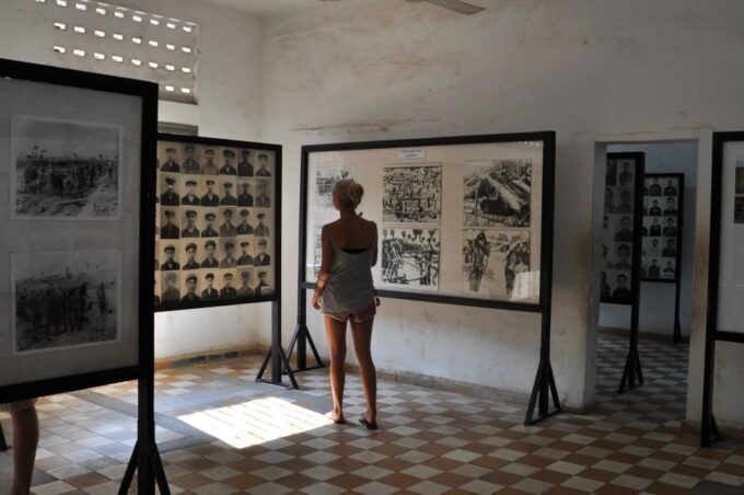 Khmer Rouge In Depth: Tuol Sleng Museum & Killing Fields - Exploring Tuol Sleng Museum
