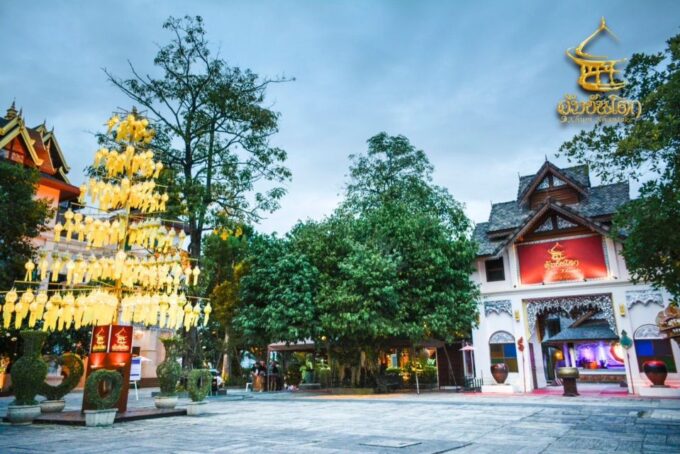 Khum Khantoke Chiang Mai: Northern Thai Cuisine and Show - Lanna Cultural Entertainment