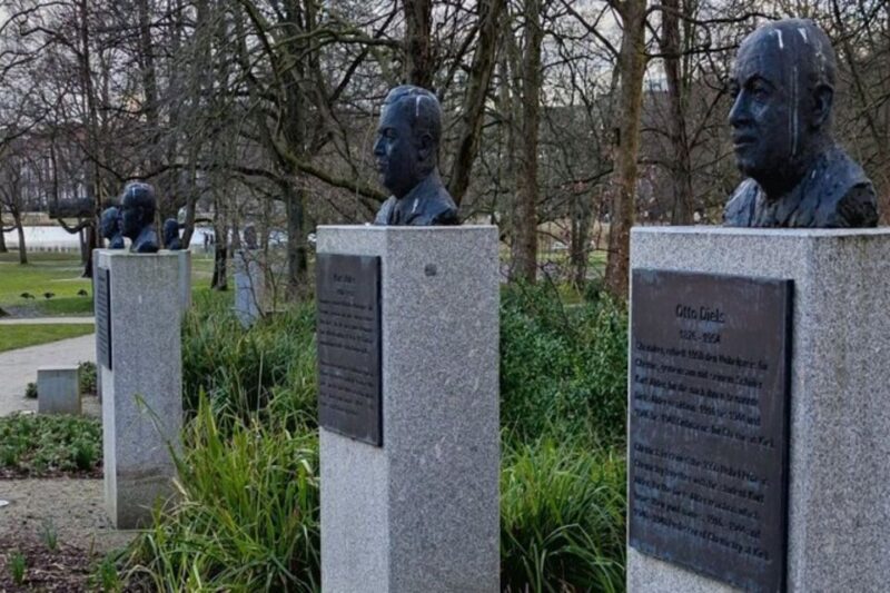 Kiels Historical Port: A Self-Guided Audio Tour - Meeting Point and Requirements