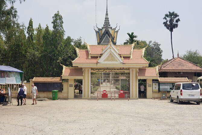 Killing Field and Genocide Museum private haft day Tour - Key Points