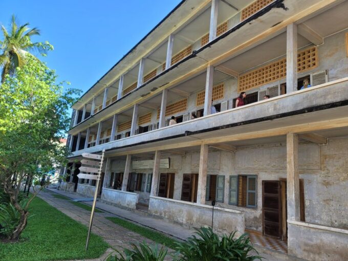 Killing Field & Tuolsleng Tour - Tuolsleng Exploration