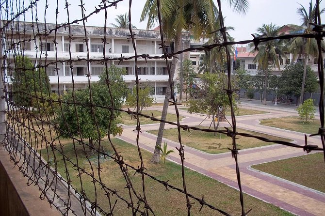 Killing Fields & Toul Sleng Genocide Museum Tickets With Tuk Tuk - Visiting Choeung Ek Genocidal Center