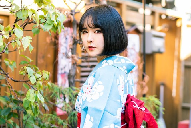 Kimono Beauty - Navigating the Meeting Point