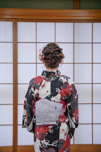 Kimono Rental for Women "Asakusa Wasou" - Kimono Rental Experience