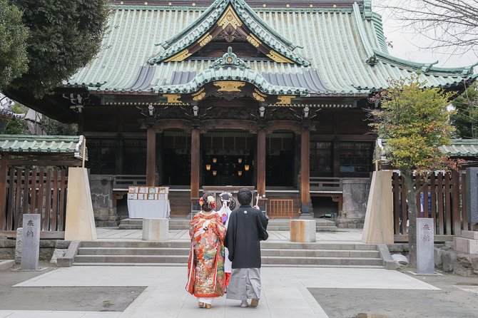 Kimono Wedding Photo Shoot in Shrine Ceremony and Garden - Key Points