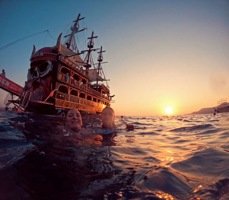 King of Vikingen All Inclusive Boottour Party and Swim - Language Support