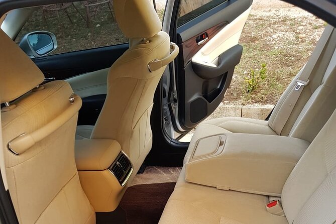 Kingston Airport Transfer to Ocho Rios - Transport Details