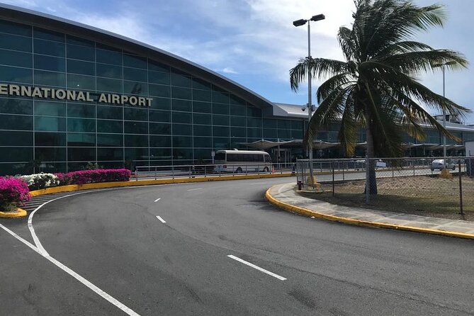 Kingston Roundtrip Airport Taxi Transfer to RIU Ocho Rios & Moon Palace Hotels - Pickup and Drop-off Details