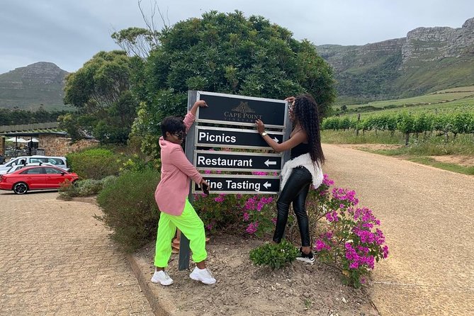 Kirstenbosch Botanical Gardens and Constantia Wine Tasting Tour. - Discovering Constantia Wineries