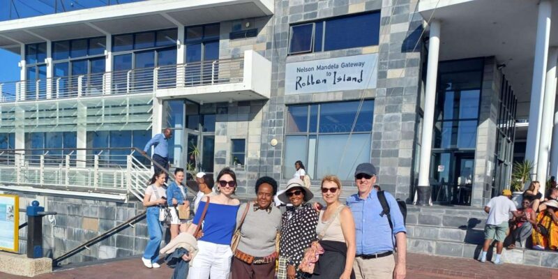 Kirstenbosch Garden, Bo-Kaap-Penguins & Cape Peninsula Tour - Hout Bay and Seal Island