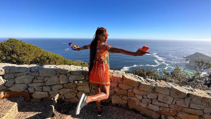 Kirstenbosch Garden, Bo-Kaap-Penguins & Cape Peninsula Tour - Hout Bay and Camps Bay