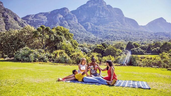 Kirstenbosch Garden, Bo-Kaap-Penguins & Cape Peninsula Tour - Frequently Asked Questions