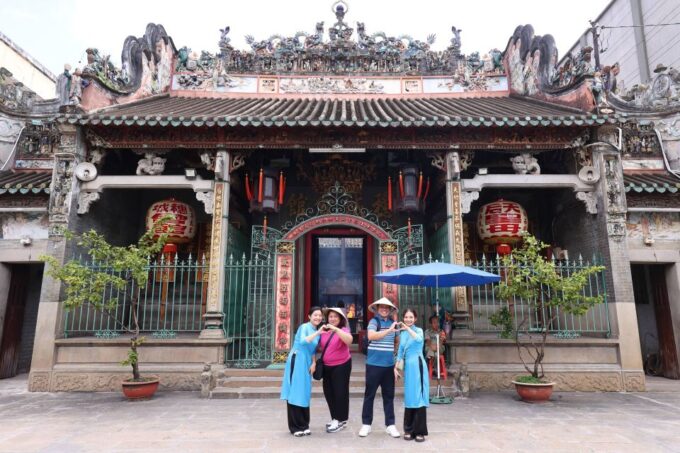KISSTOUR | Saigon Half Day City Tour on Motorbike - Vibrant Culture and History