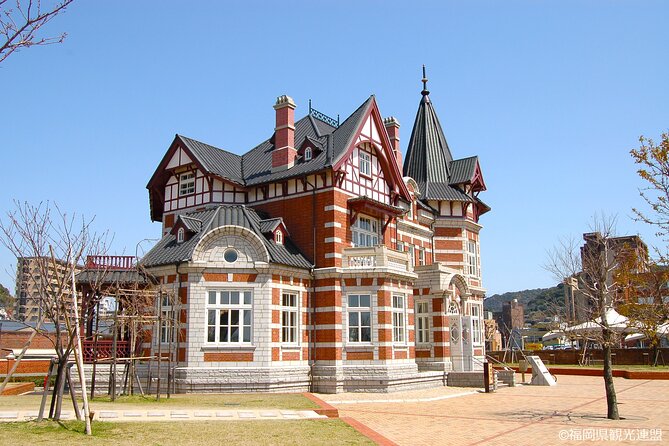 Kitakyushu Kawachi Wisterias Blossom Garden Day Bus Tour - Lunch at the Outlet Mall
