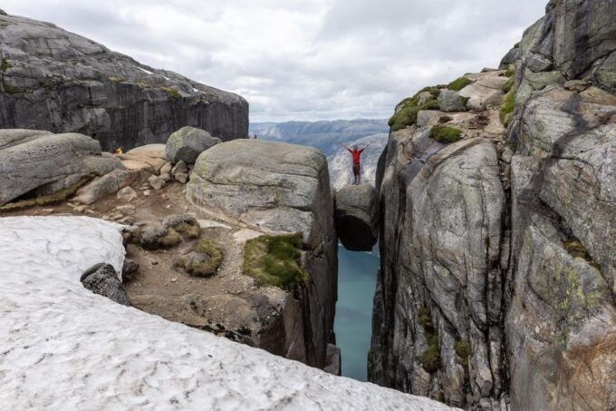Kjerag: Summer Hike - Enjoying the Panoramic Vistas