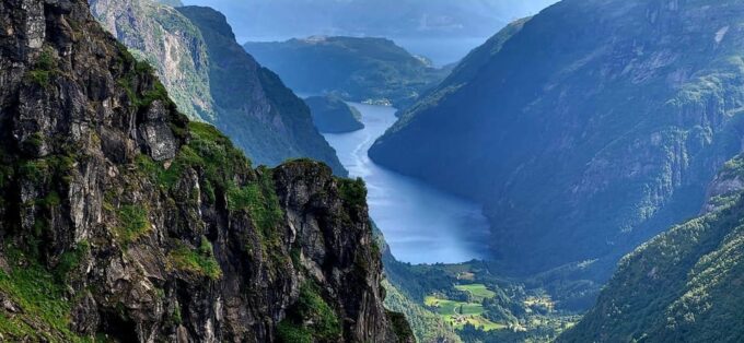 Kjeragbolten - Lysefjorden and Surroundings