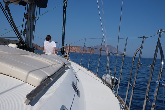 Kleftiko Poliegos and Round Trip of Milos Island Lunch & Open Bar - Luxurious Yacht Tour Experience