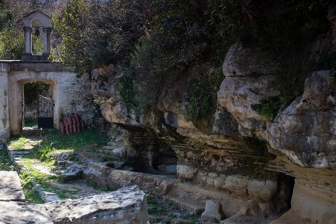 Knossos & Authentic Crete With Local Experiences From Heraklion - Premium Transportation and Amenities