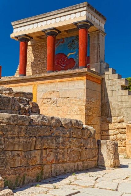 KNOSSOS PALACE AND HERAKLION TOWN ARCHAEOLOGICAL MUSEUM - Historical and Cultural Significance