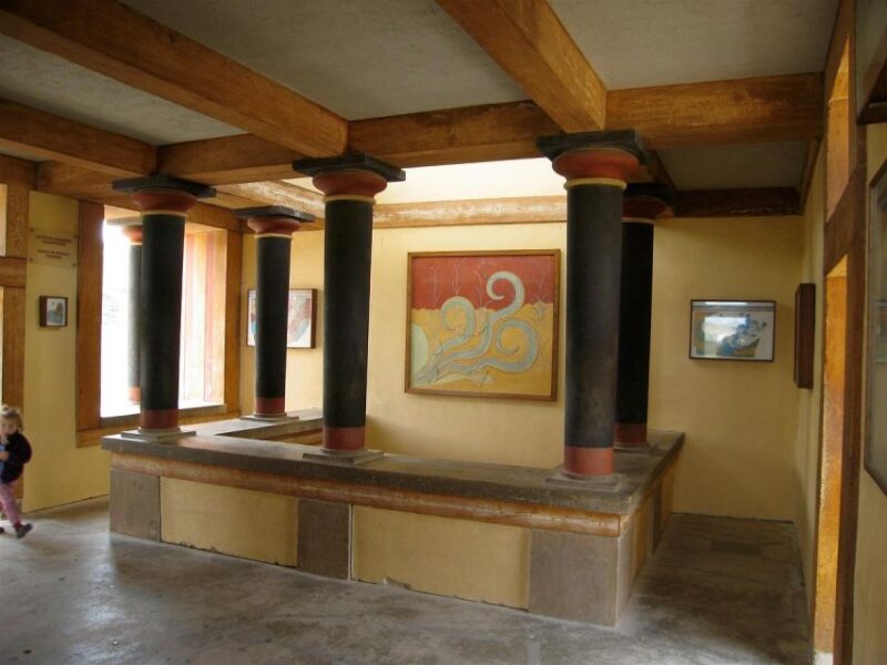 Knossos Palace & Heraklion Full-Day Tour From Chania Area - Visiting the Archaeological Museum